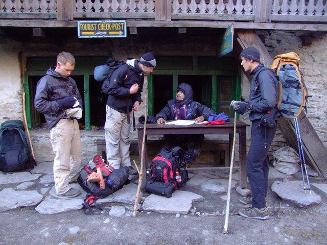 Carl, Ed & Thomas at the checkpost