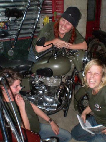motor-cycling dutchgirls