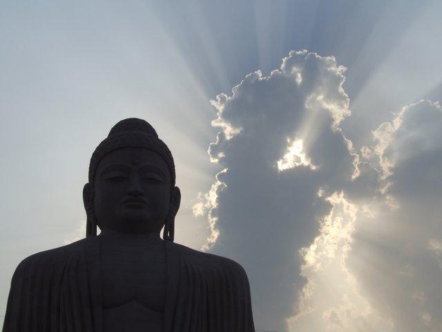 big Buddha and the cloud
