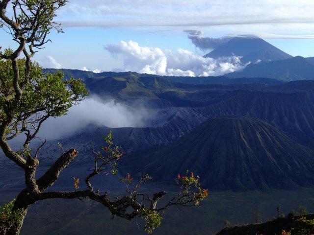 Bromo 2393m and Gunung 2581m