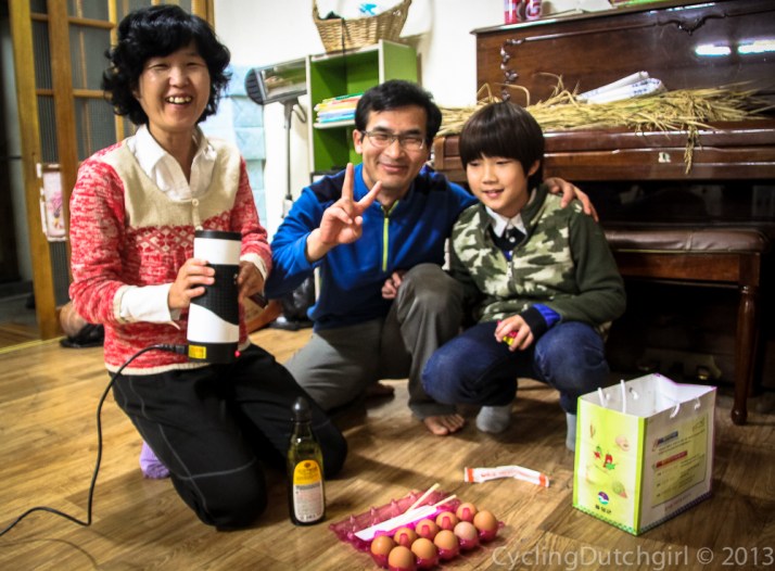 Miracle egg-lollypop machine